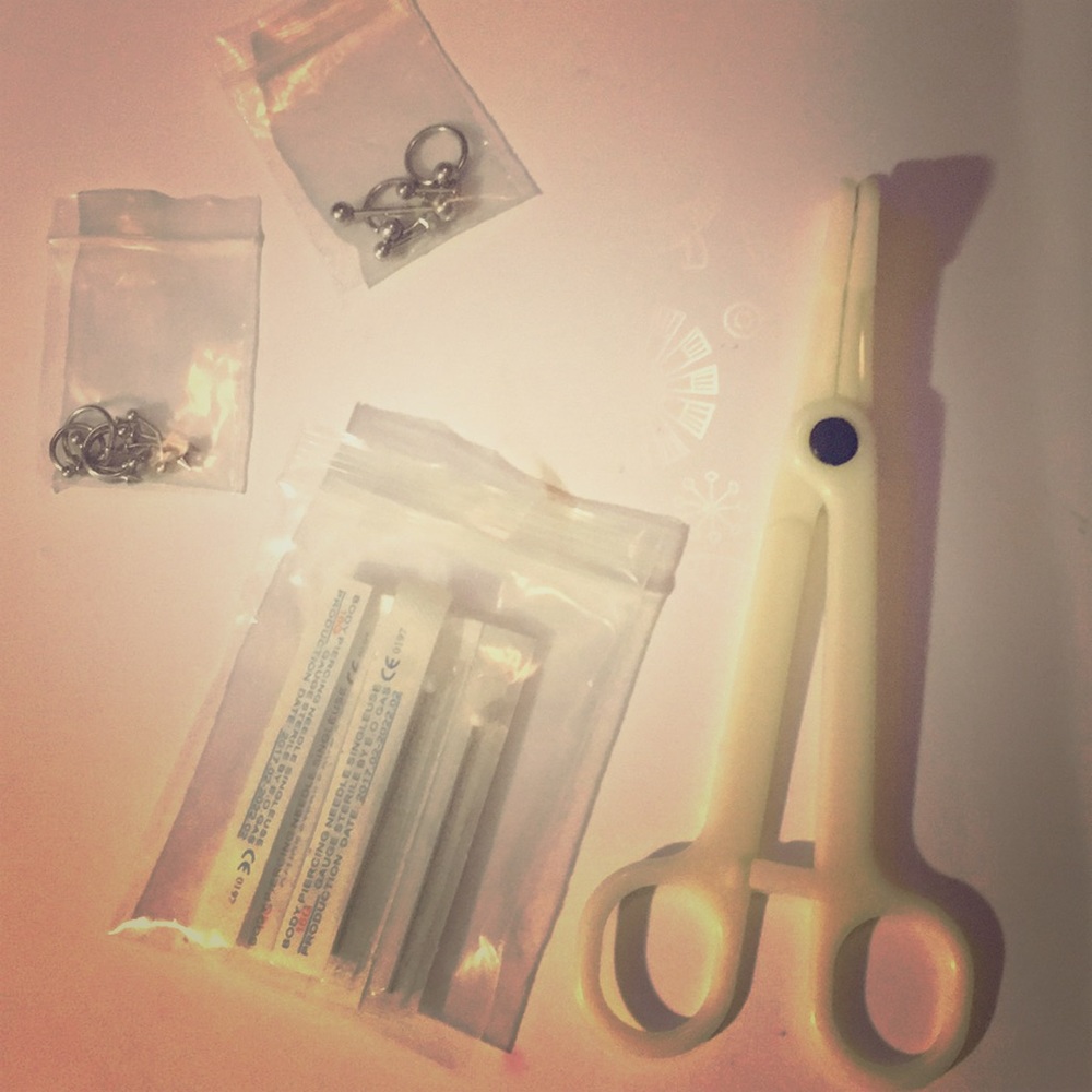 Piercing kit